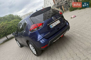 Внедорожник / Кроссовер Nissan Rogue 2017 в 
