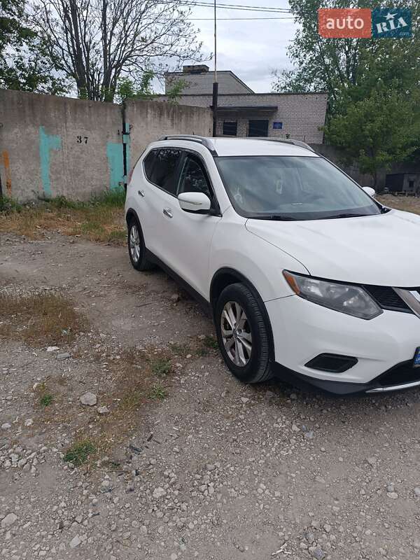 Позашляховик / Кросовер Nissan Rogue 2016 в Запоріжжі
