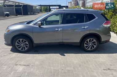 Позашляховик / Кросовер Nissan Rogue 2016 в 