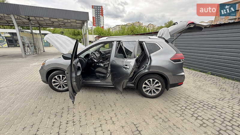 Позашляховик / Кросовер Nissan Rogue 2020 в Києві