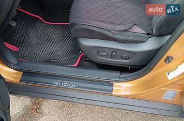 Позашляховик / Кросовер Nissan Rogue 2013 в 