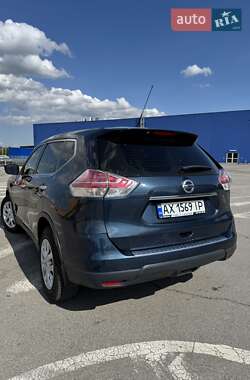Позашляховик / Кросовер Nissan Rogue 2015 в 