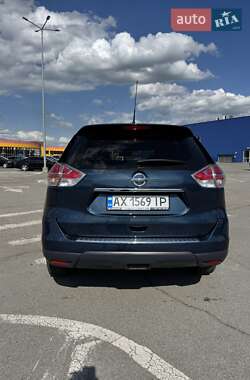 Позашляховик / Кросовер Nissan Rogue 2015 в 