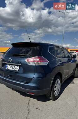 Позашляховик / Кросовер Nissan Rogue 2015 в 
