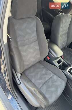 Позашляховик / Кросовер Nissan Rogue 2015 в 