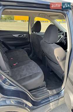 Позашляховик / Кросовер Nissan Rogue 2015 в 