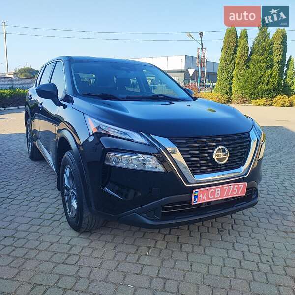 Позашляховик / Кросовер Nissan Rogue 2021 в Львові