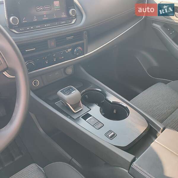 Позашляховик / Кросовер Nissan Rogue 2021 в Львові
