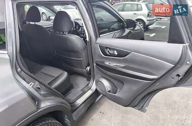 Позашляховик / Кросовер Nissan Rogue 2017 в 
