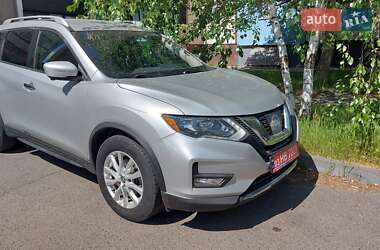 Внедорожник / Кроссовер Nissan Rogue 2017 в Луцке