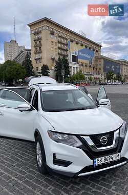 Позашляховик / Кросовер Nissan Rogue 2017 в Харкові