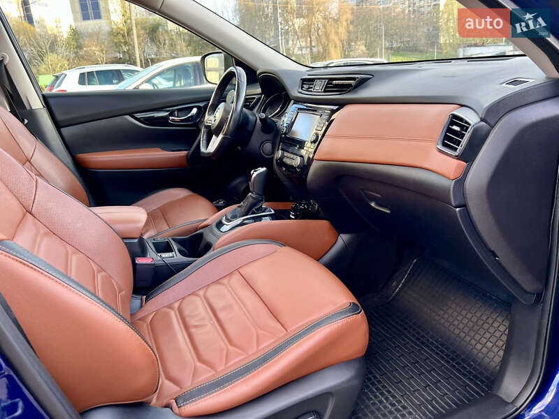 Внедорожник / Кроссовер Nissan Rogue 2016 в Львове