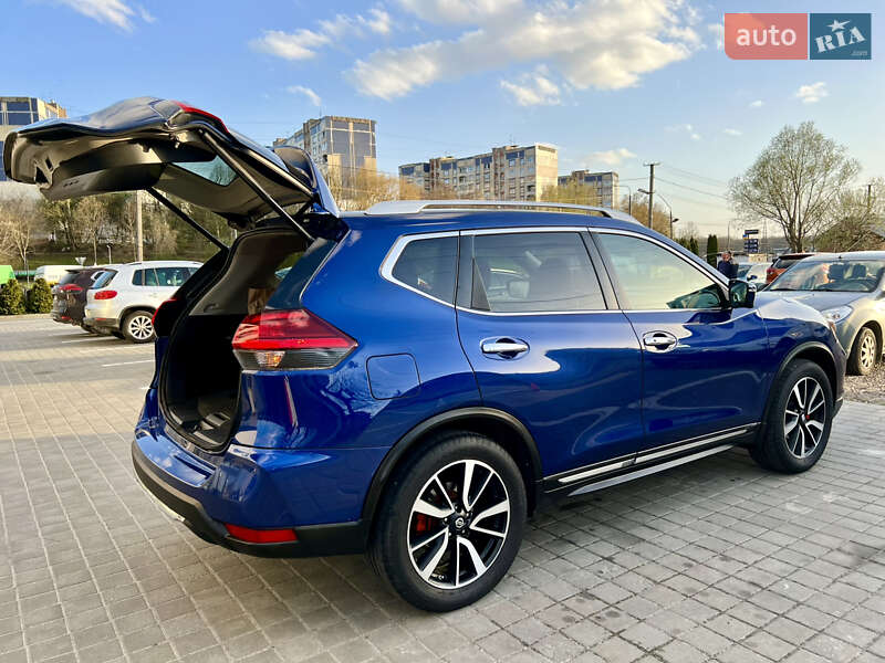 Внедорожник / Кроссовер Nissan Rogue 2016 в Львове