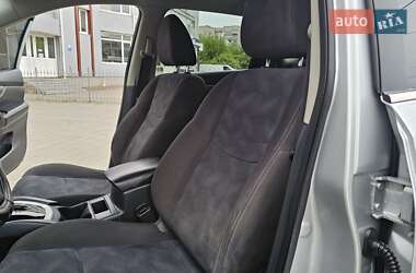 Позашляховик / Кросовер Nissan Rogue 2015 в 