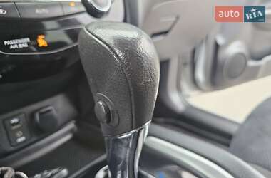 Позашляховик / Кросовер Nissan Rogue 2015 в 