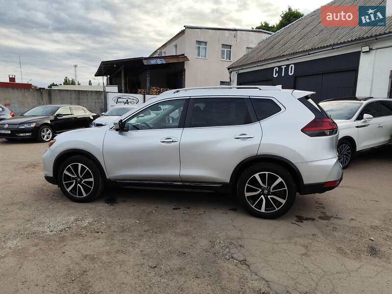 Внедорожник / Кроссовер Nissan Rogue 2019 в Чернигове
