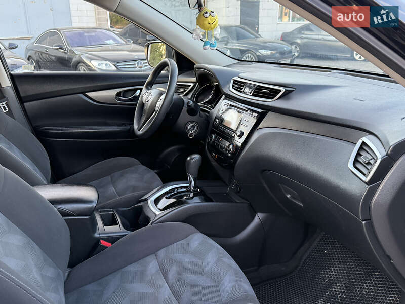 Позашляховик / Кросовер Nissan Rogue 2015 в Рівному