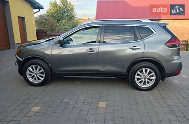 Внедорожник / Кроссовер Nissan Rogue 2017 в 