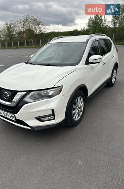 Внедорожник / Кроссовер Nissan Rogue 2017 в Виннице
