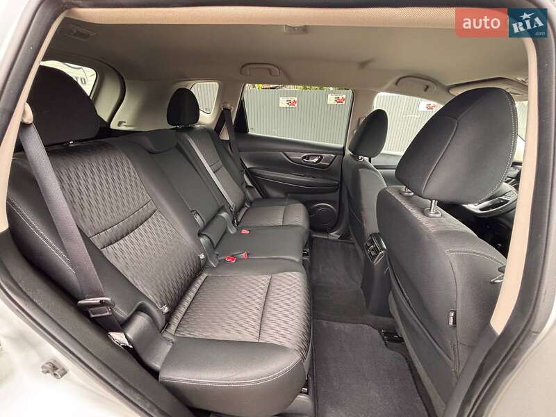 Позашляховик / Кросовер Nissan Rogue 2019 в Львові