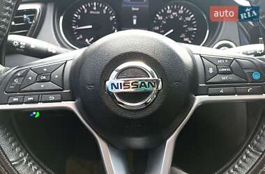 Внедорожник / Кроссовер Nissan Rogue 2019 в 