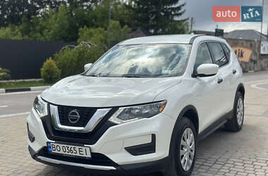 Позашляховик / Кросовер Nissan Rogue 2018 в 