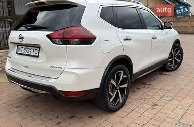 Позашляховик / Кросовер Nissan Rogue 2019 в 