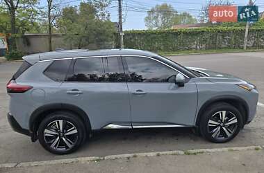 Позашляховик / Кросовер Nissan Rogue 2021 в 