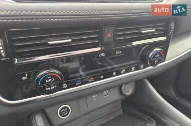 Позашляховик / Кросовер Nissan Rogue 2021 в 