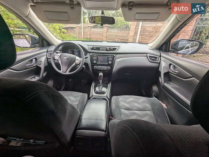 Позашляховик / Кросовер Nissan Rogue 2016 в Луцьку