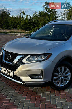 Внедорожник / Кроссовер Nissan Rogue 2017 в 