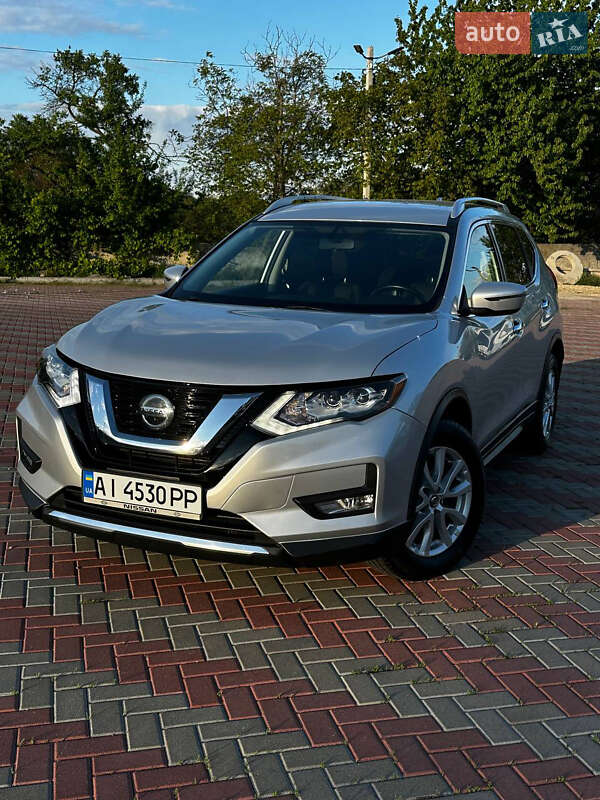 Внедорожник / Кроссовер Nissan Rogue 2017 в 