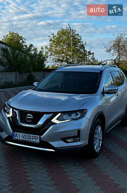 Внедорожник / Кроссовер Nissan Rogue 2017 в 