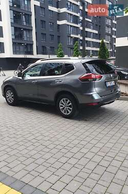Внедорожник / Кроссовер Nissan Rogue 2018 в 