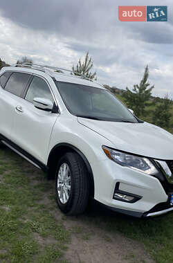 Внедорожник / Кроссовер Nissan Rogue 2019 в Ромнах