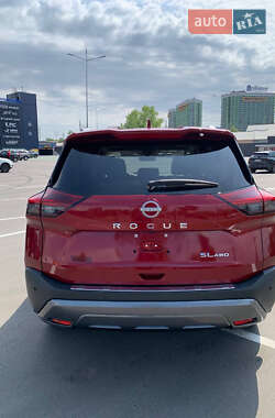 Внедорожник / Кроссовер Nissan Rogue 2023 в 