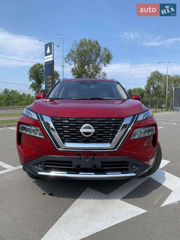 Внедорожник / Кроссовер Nissan Rogue 2023 в 