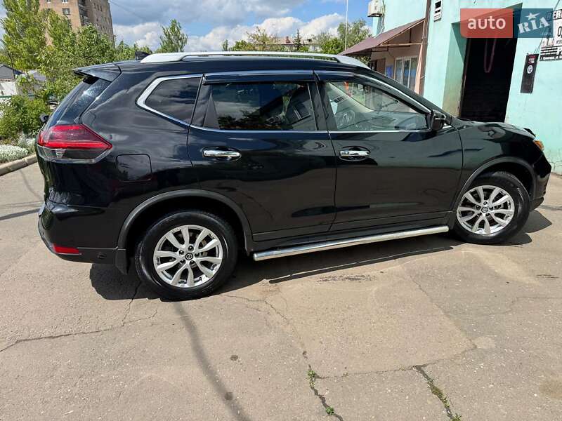 Позашляховик / Кросовер Nissan Rogue 2019 в 