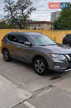Внедорожник / Кроссовер Nissan Rogue 2018 в 