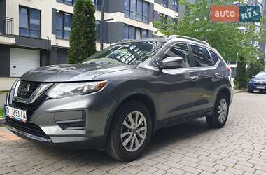 Внедорожник / Кроссовер Nissan Rogue 2018 в 