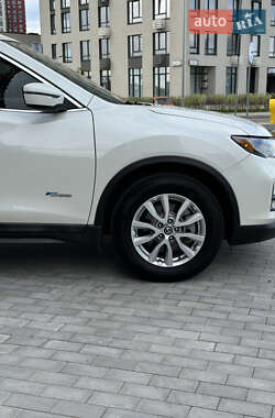 Внедорожник / Кроссовер Nissan Rogue 2017 в 