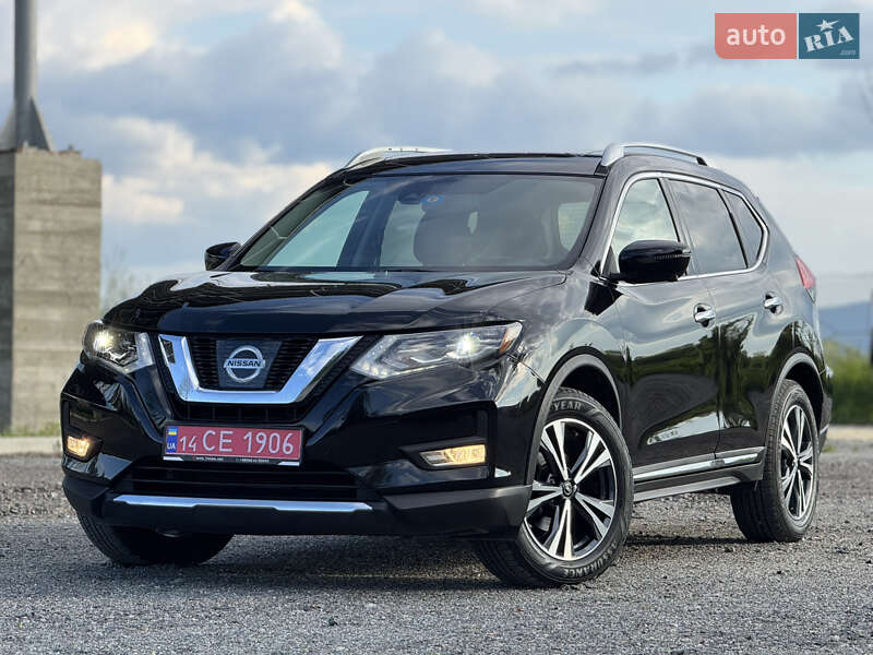 Позашляховик / Кросовер Nissan Rogue 2017 в 