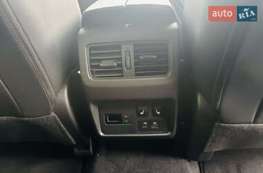 Позашляховик / Кросовер Nissan Rogue 2023 в 