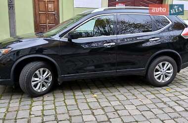 Позашляховик / Кросовер Nissan Rogue 2015 в Чернівцях