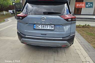 Внедорожник / Кроссовер Nissan Rogue 2020 в 