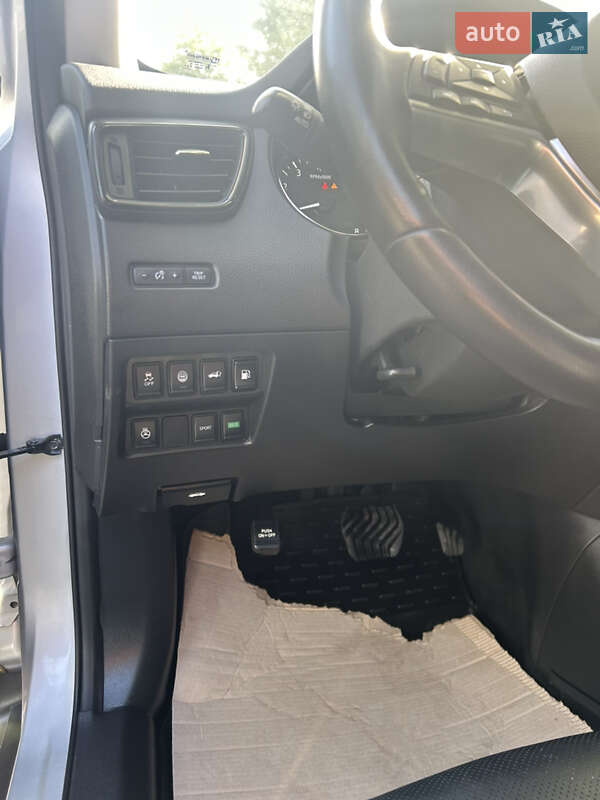 Позашляховик / Кросовер Nissan Rogue 2018 в Житомирі