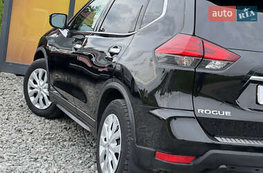 Внедорожник / Кроссовер Nissan Rogue 2017 в 