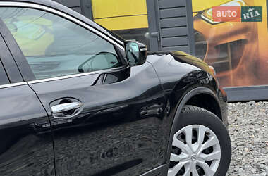 Внедорожник / Кроссовер Nissan Rogue 2017 в 