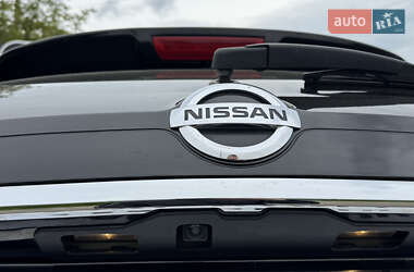 Внедорожник / Кроссовер Nissan Rogue 2017 в 