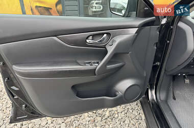 Внедорожник / Кроссовер Nissan Rogue 2017 в 